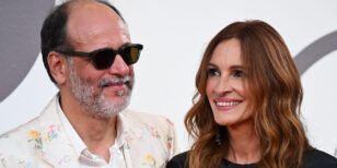 Venezia 2026, Luca Guadagnino: «Quella volta che Julia Roberts lavorava a maglia sul set e mi fece una sciarpa».