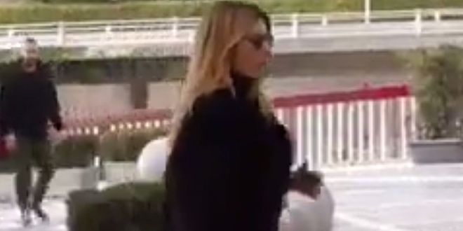 Rita Rusic accanto a Vittorio Cecchi Gori in ospedale: guarda il video