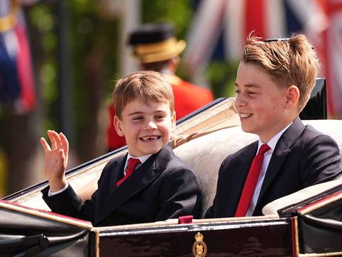 Princes George and Louis of England in a carriage (IPA)
