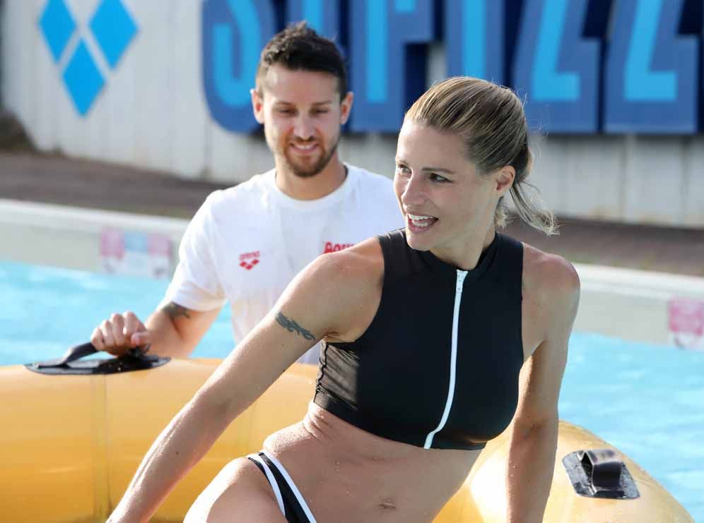 michelle-hunziker-al-mare-con-figlie-e-nipotino-davvero-estate-foto