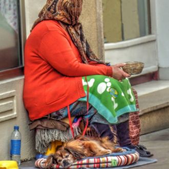 Mendicante con cane