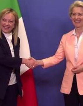 Giorgia Meloni e il primo incontro con Ursula von Der Leyen a Bruxelles ...