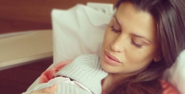 Il dramma di Claudia Galanti, i funerali della figlia Indila Carolina ...