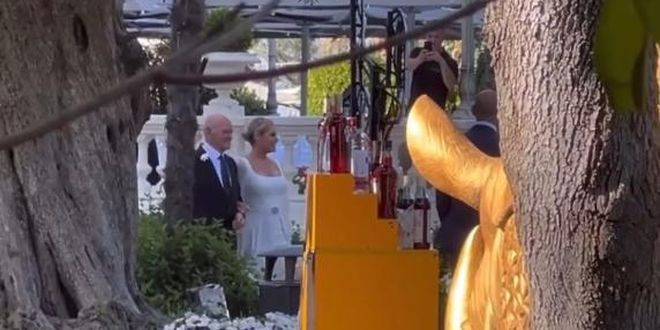L’emozione di Simona Ventura alle nozze con Giovanni Terzi