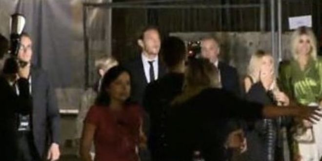 Ilary Blasi (coi figli) quasi ruba la scena a Francesco Totti al Colosseo: guarda il video della serata di gala