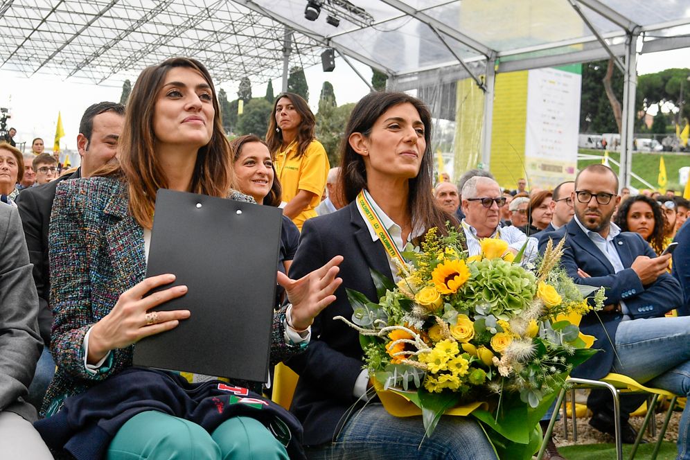 Elisa Raggio Elisa Isoardi e Virgina Raggi, amiche (quasi) per caso: guarda che ...