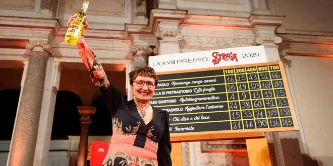 Premio Strega, vince Donatella Di Pietrantonio con “L’età fragile”
