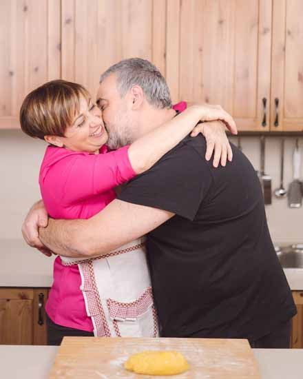 Benedetta Rossi e il marito Marco Gentili: dal loro casolare nelle campagne marchigiane… alla conquista dell’Italia. Guarda le foto