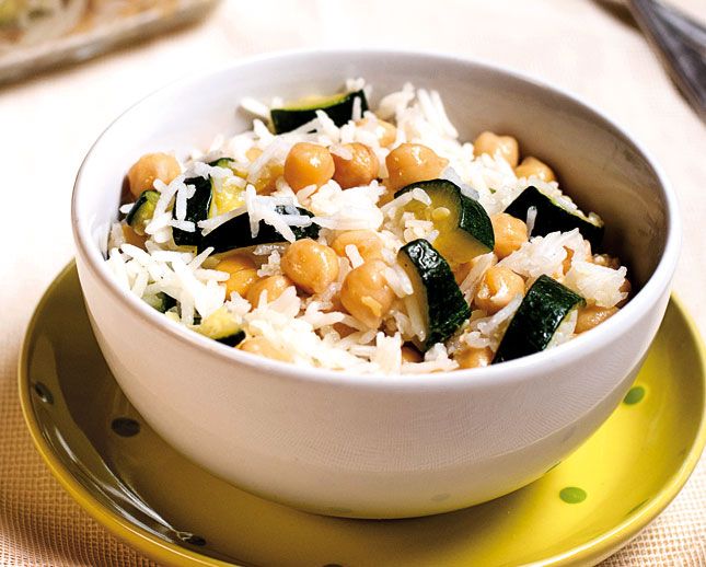 Insalata di riso basmati con ceci e zucchine