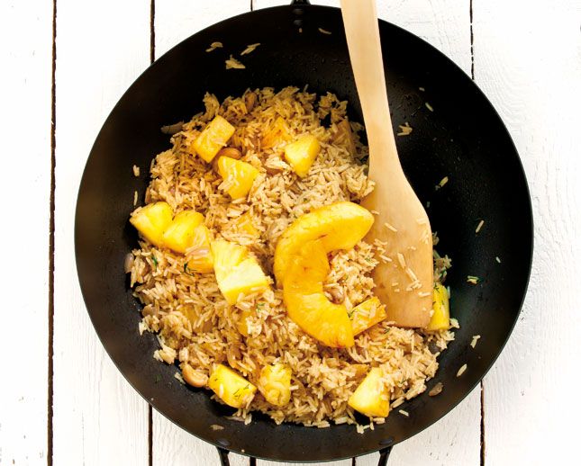 Riso con ananas e anacardi