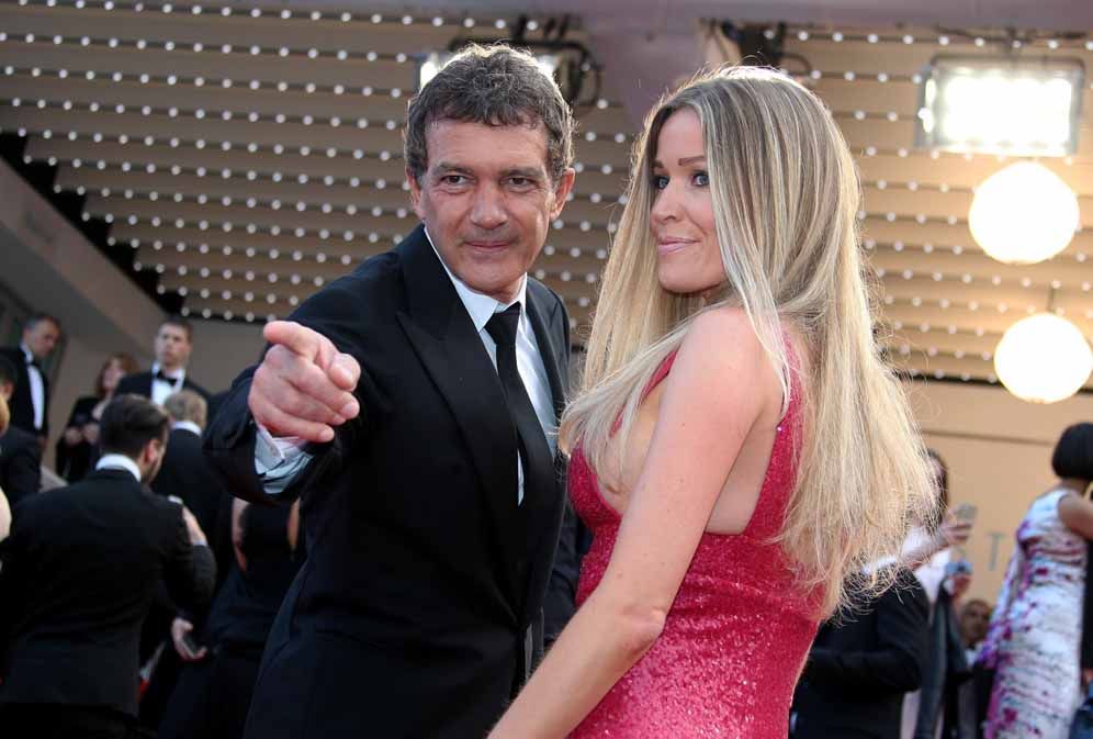antonio-banderas-con-la-fidanzata-nicole-kimpel-emily-blunt-dea-di