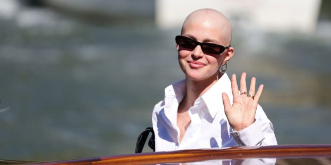 Natalia Paragoni, il suo splendido arrivo a Venezia: «Sono emozionata»