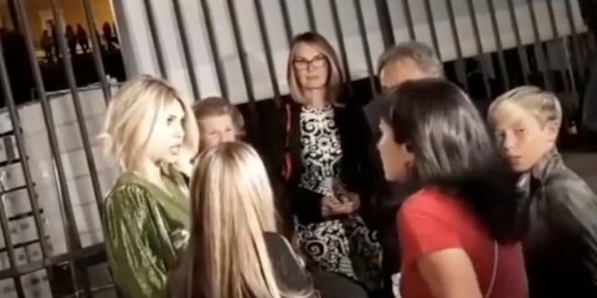 Ilary Blasi dietro le quinte della festa di Francesco Totti al Colosseo: guarda il video “rubato”