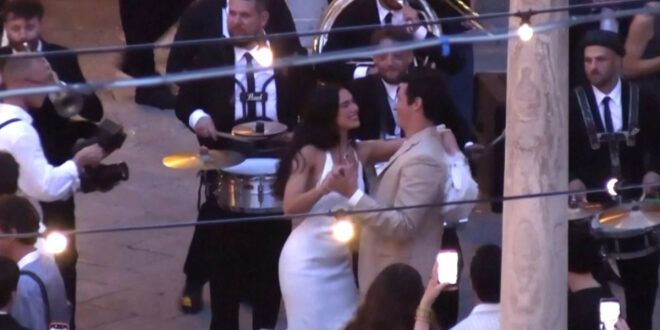 Dua Lipa e Callum Turner, i balli scatenati durante i festeggiamenti di nozze