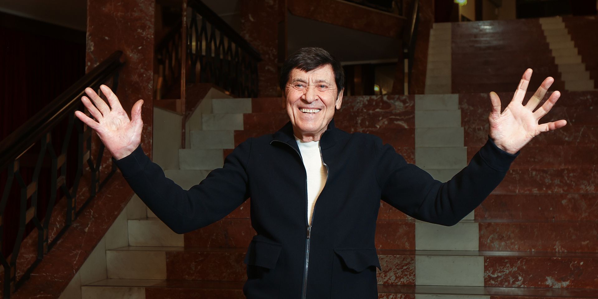 Quanto sono grandi le mani di Gianni Morandi?