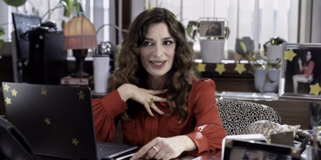 Da The White Lotus a The Paper: Sabrina Impacciatore sta vivendo il grande sogno americano - immagine